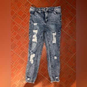 Highwaisted ripped jeans